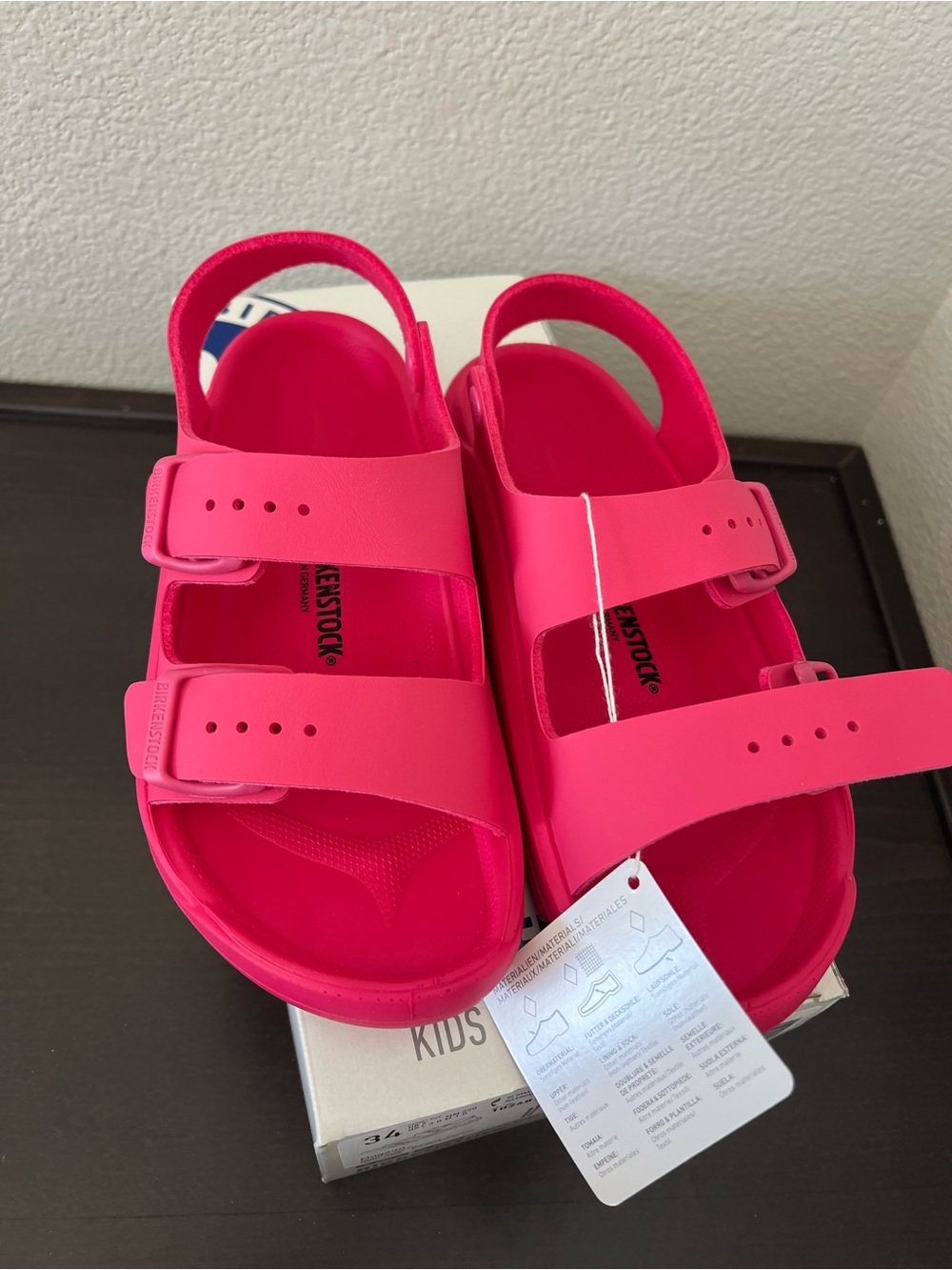 Birkenstock Mogami Fuchsia Tulip Girls Buckle Sandals Size 34 US 3